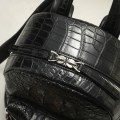 Небольшой черный рюкзачек из натуральной кожи крокодила